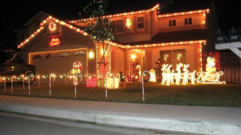 How To Choose The Right Holiday Lighting Contractor So I Am Not Ripped Off?