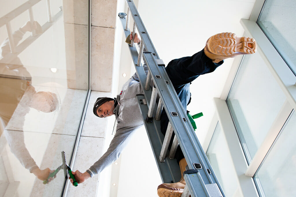 What Are The Biggest Pitfalls To Avoid When Hiring a Window Cleaning Contractor?