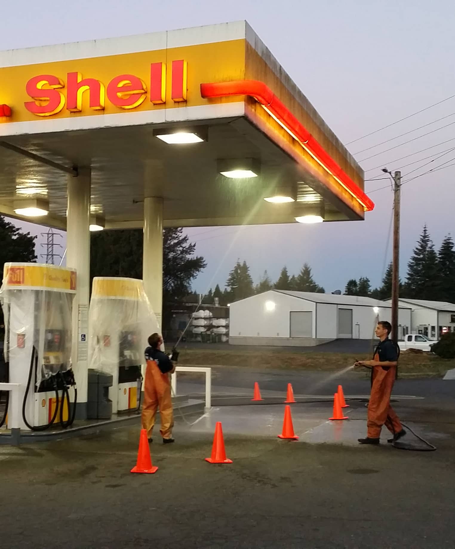 PW-gas station-comm